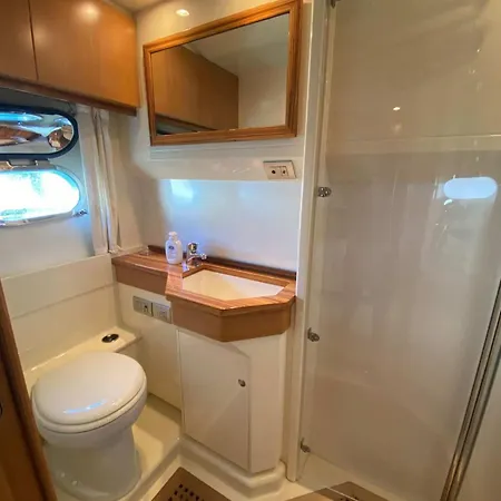 Yacht Raffaelli 54 Fly Bridge Hotel en barco *