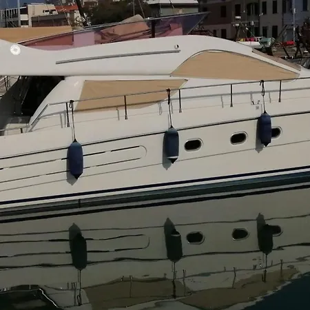 Yacht Raffaelli 54 Fly Bridge Båthotell *