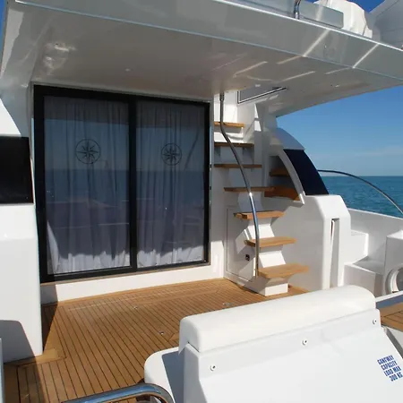 Båthotell Yacht Raffaelli 54 Fly Bridge Portisco